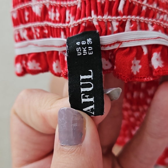 Zaful Red Daisy Pattern Crop Top - Picture 4 of 5